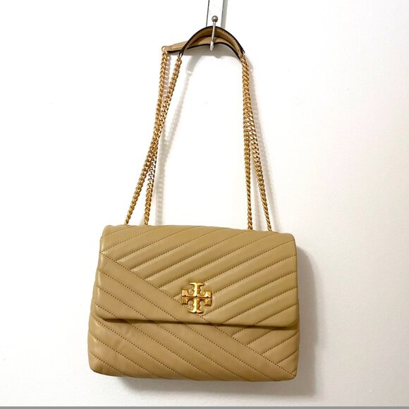 Tory Burch | Kira Chevron-Quilted Convertible Shoulder Bag - Picture 6 of 15